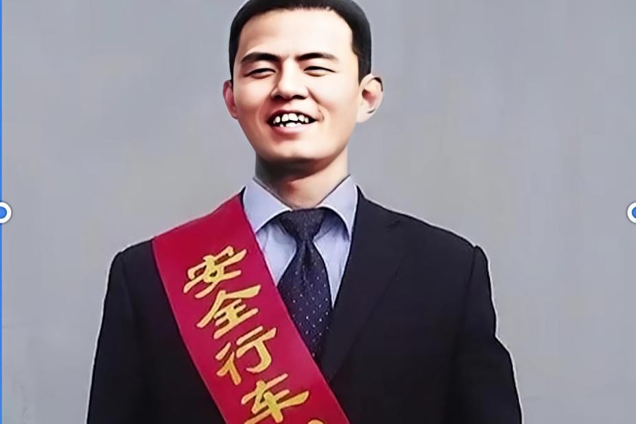 客车司机被铁片击中,公交车司机被铁片击中坚持几秒