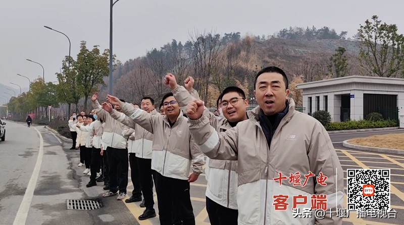 锣鼓拉拉队,锣鼓队欢快