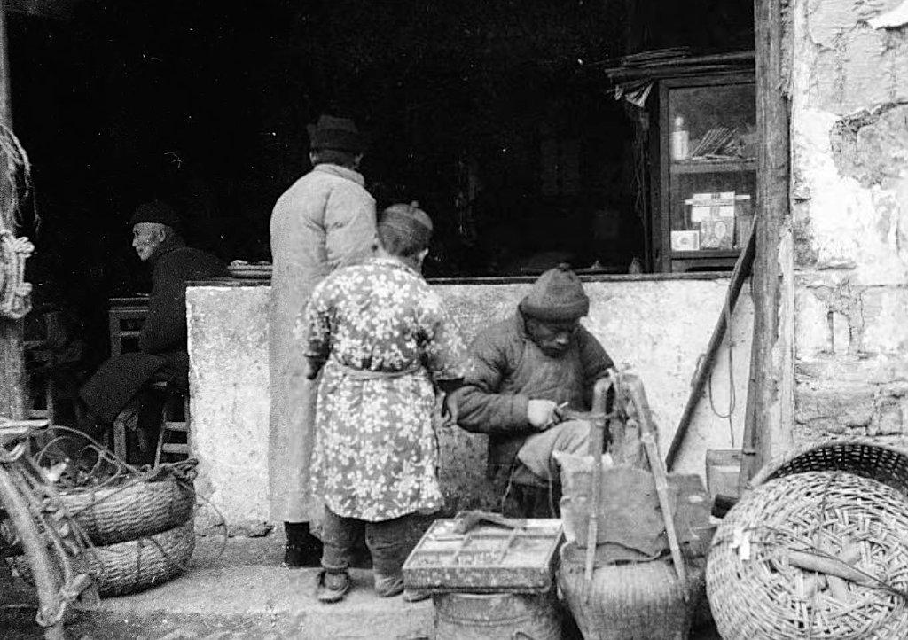 纳粹德国屠杀犹太女人,变态纳粹