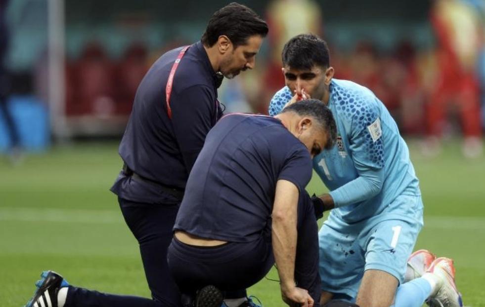 世界杯重伤视频,世界杯伊朗门将被撞