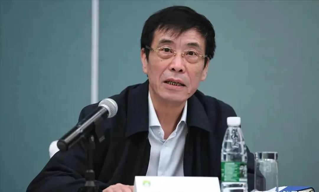 黄健翔流泪谈薪资,黄健翔为什么主动离职