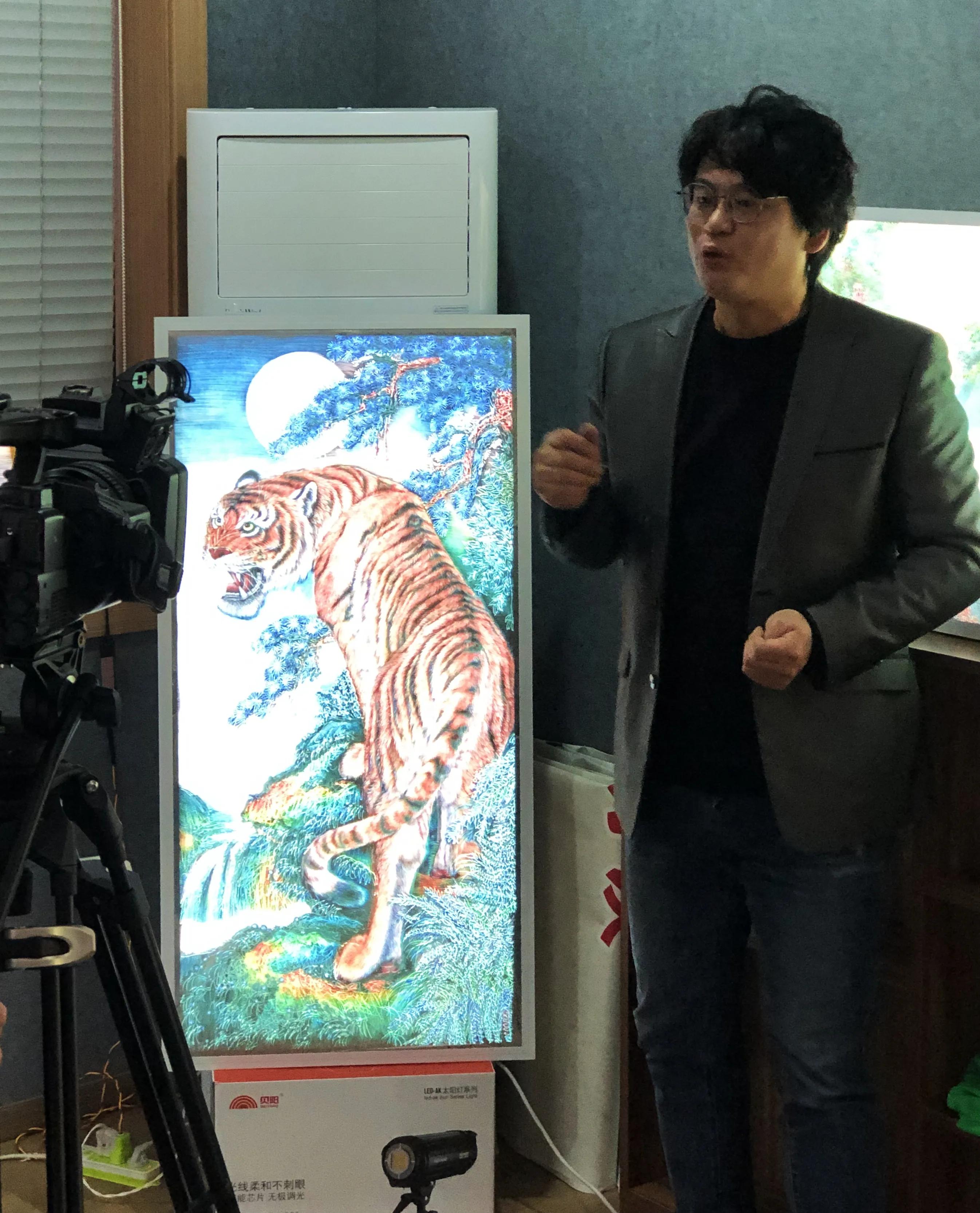 武汉市蔡甸区文艺大讲堂线上直播—盛焰镜画艺术人生