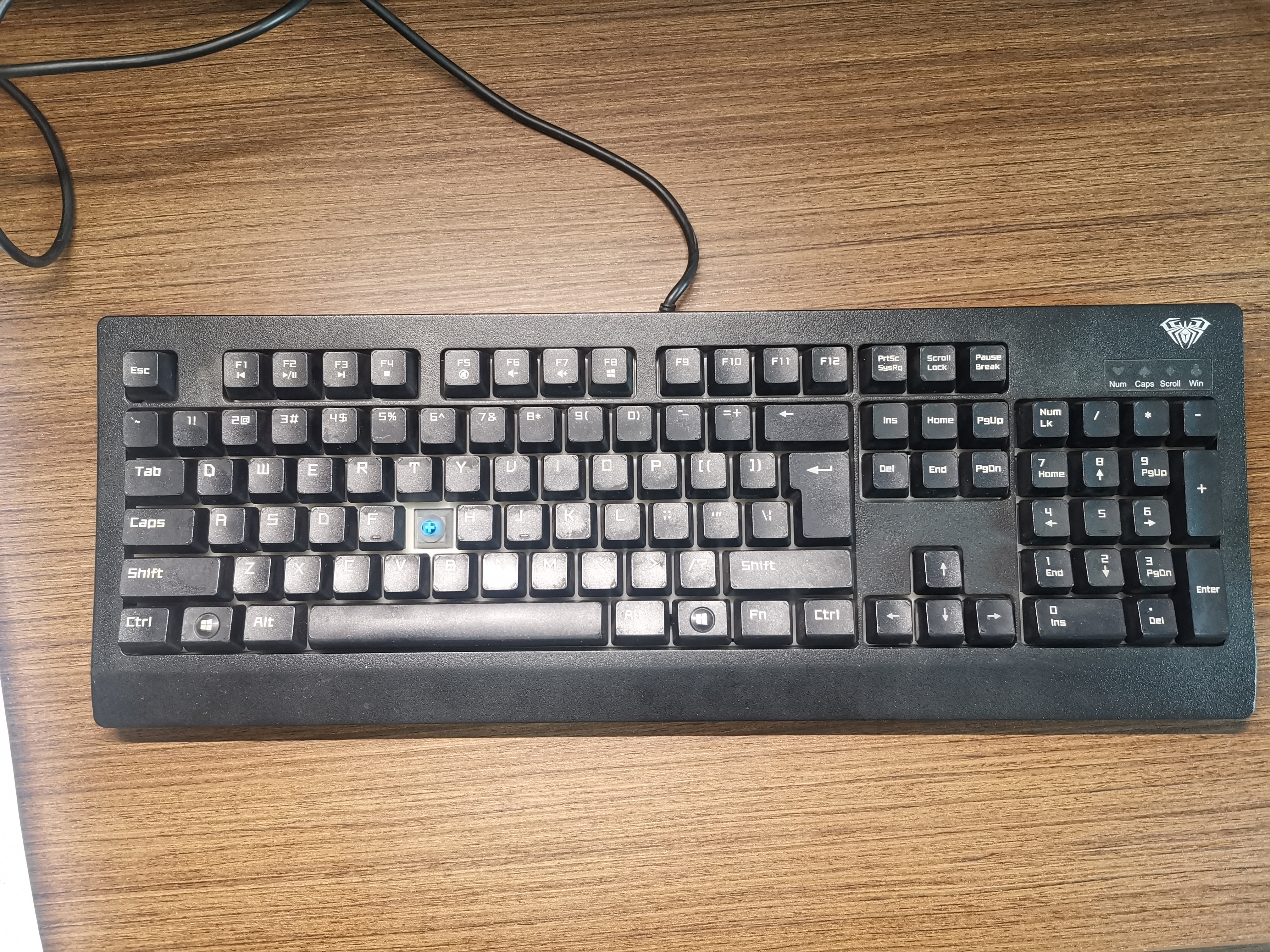 狼蛛鬼王104机械键盘怎么拆,键盘狼蛛f87pro侧刻换轴