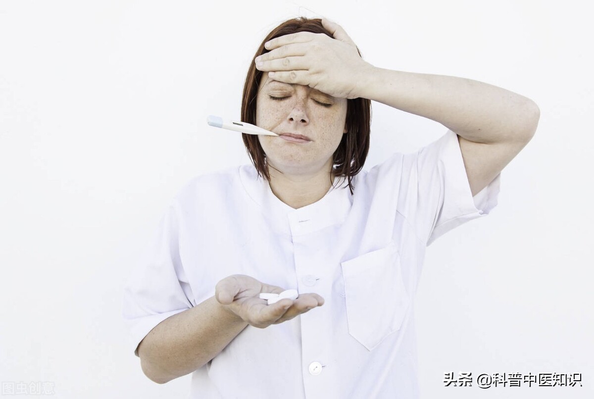 早上不发烧下午烧怎么回事,烧退了一天又发烧了是怎么回事