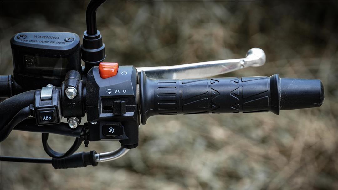 能上路的250cc摩托跑车,能跑250迈左右的摩托车