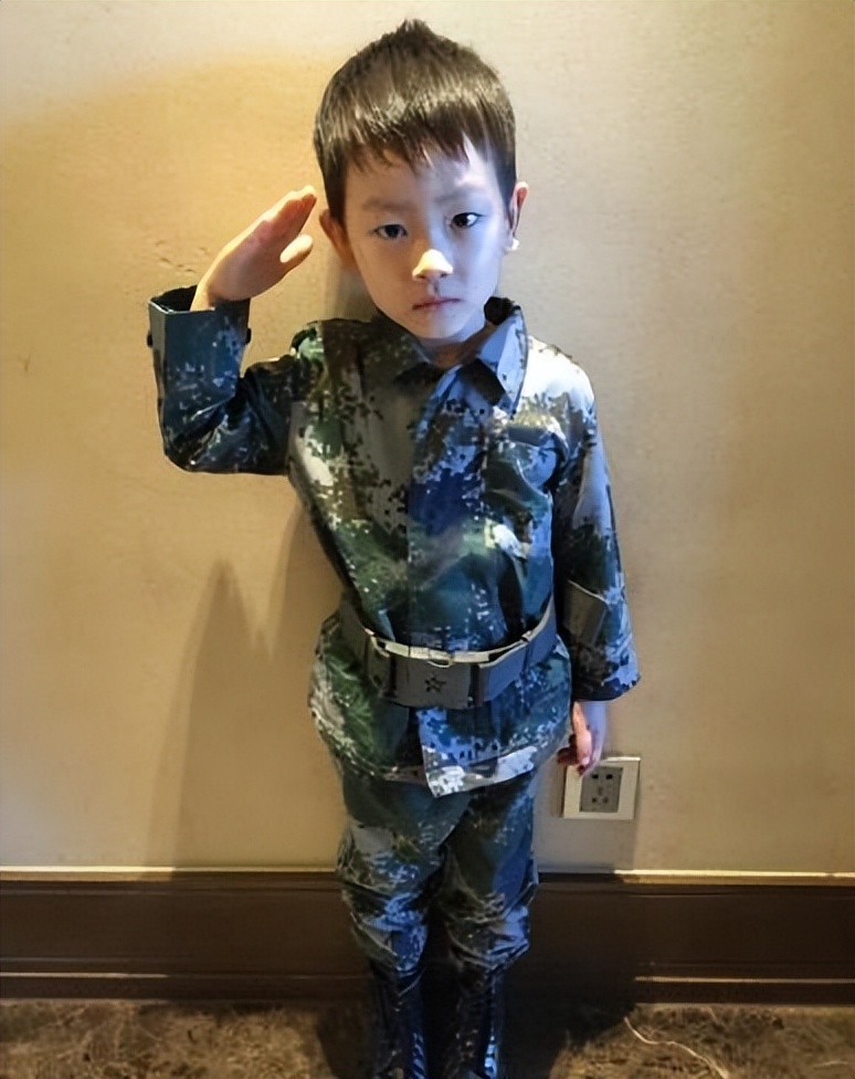 王宝强靠装疯卖傻成影帝甄子丹,傻根王宝强