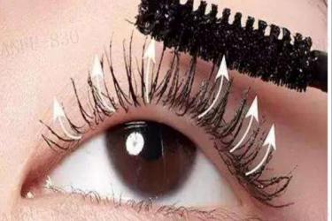 如何刷睫毛膏没有苍蝇腿,涂睫毛膏的小技巧拒绝苍蝇腿