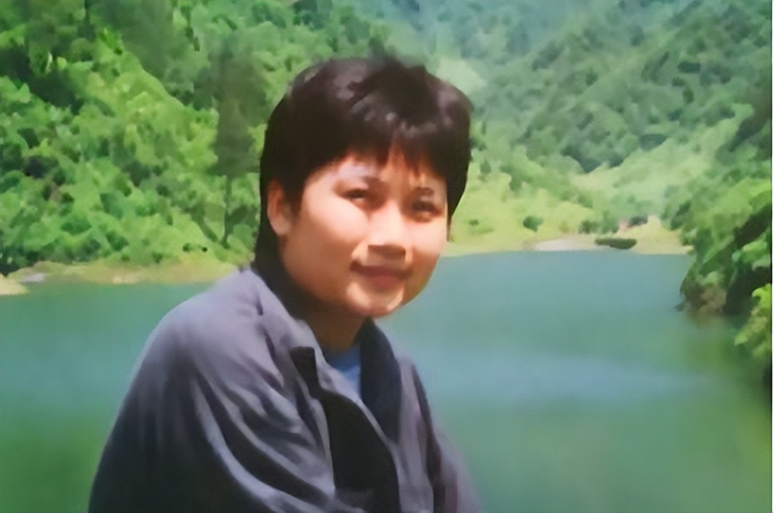 李娜为什么去当尼姑,歌手李娜为什么要出家当尼姑