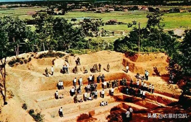 两千年不腐女尸辛追夫人,出土2000年不腐女尸