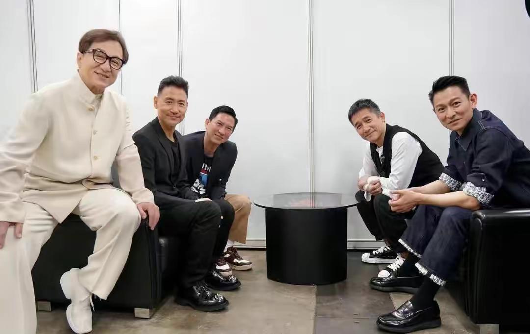 王菲和谢霆锋高调晒照片,王菲与谢霆锋的最新近况