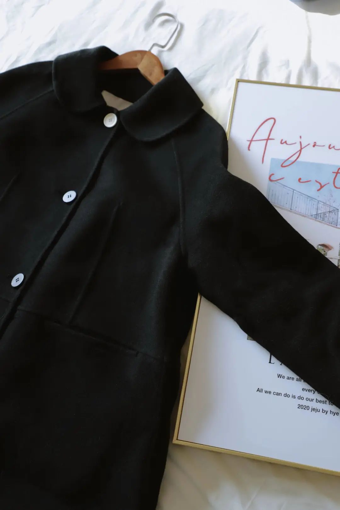 这件大衣，穿很多年都不会过时，时髦不费力，复古又优雅