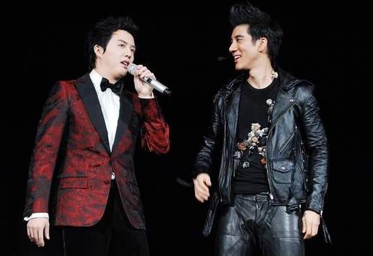 结婚8年生两儿子,结婚8年生下三个儿子