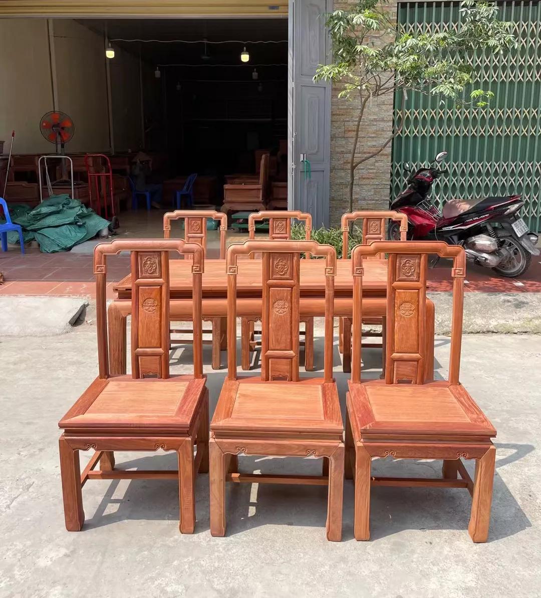 刺猬紫檀圆餐桌配明式方椅,大果紫檀荣华富贵餐桌椅子