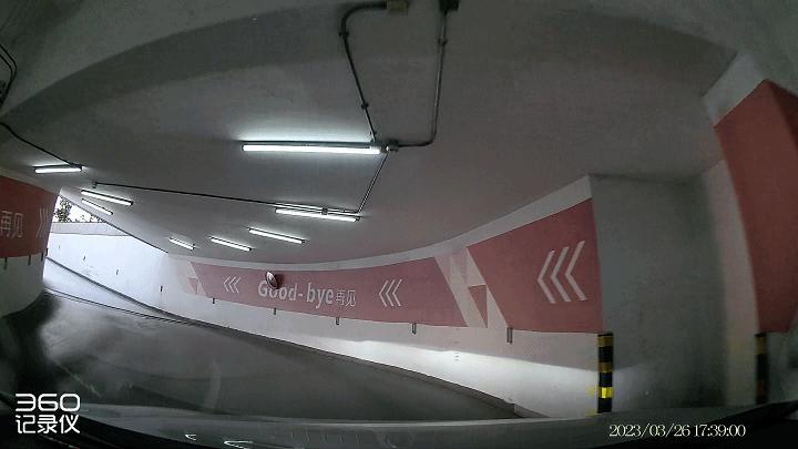 老婆要台『既要又要还要』的行车记录仪，找了半天，我最终选了它