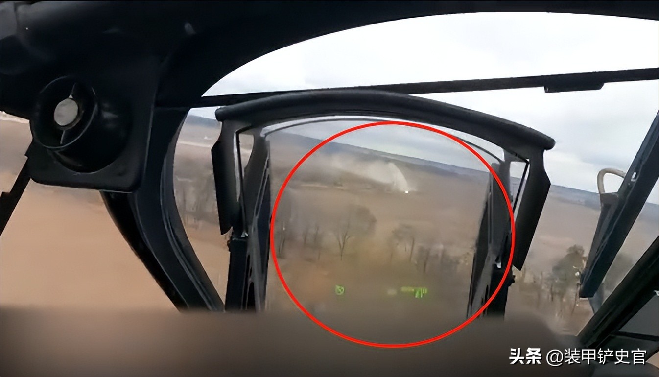 真牛人,好飞机!连扛18次攻击,迫降后拿枪作战最后全身而退