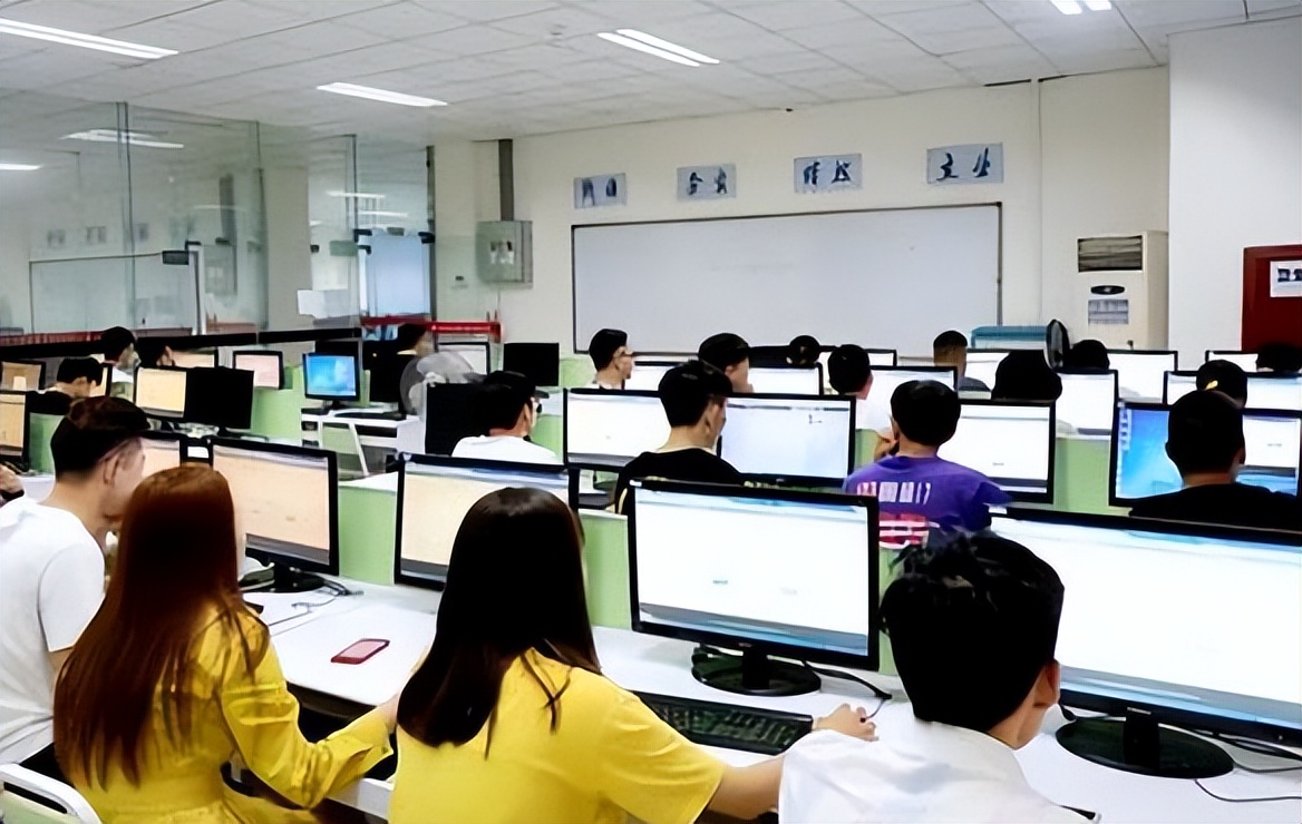 同一所大学一本和二本待遇一样吗,一本二本学生在同一学校有区别吗