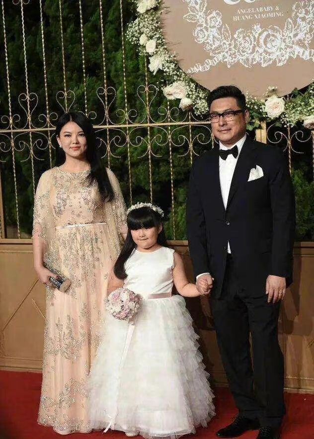 黄晓明Angelababy官宣离婚，回顾当年参加婚礼的嘉宾，物是人非