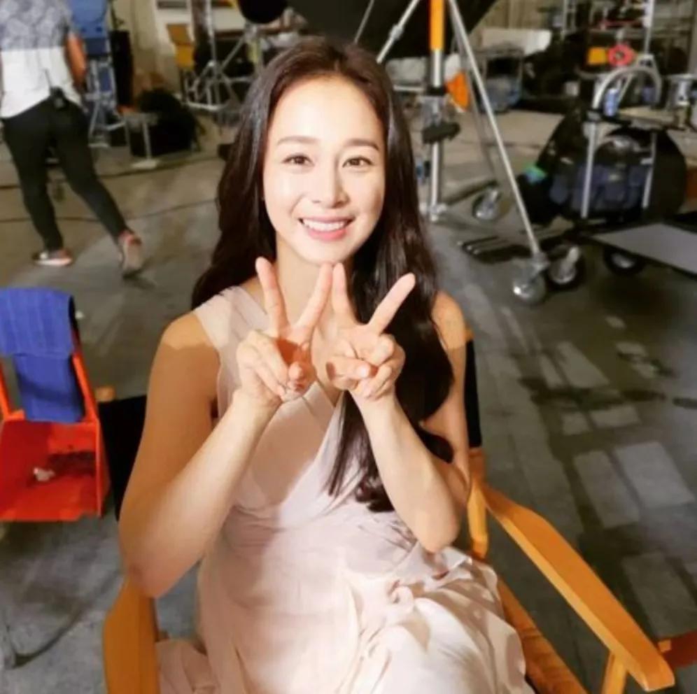 金泰希成“带税”天后，补缴数十亿韩元，两大荧屏情侣全陪绑