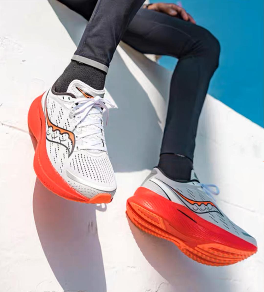 2022公认脚感最好的10双跑鞋 (2022颜值高性价比高的跑鞋推荐)