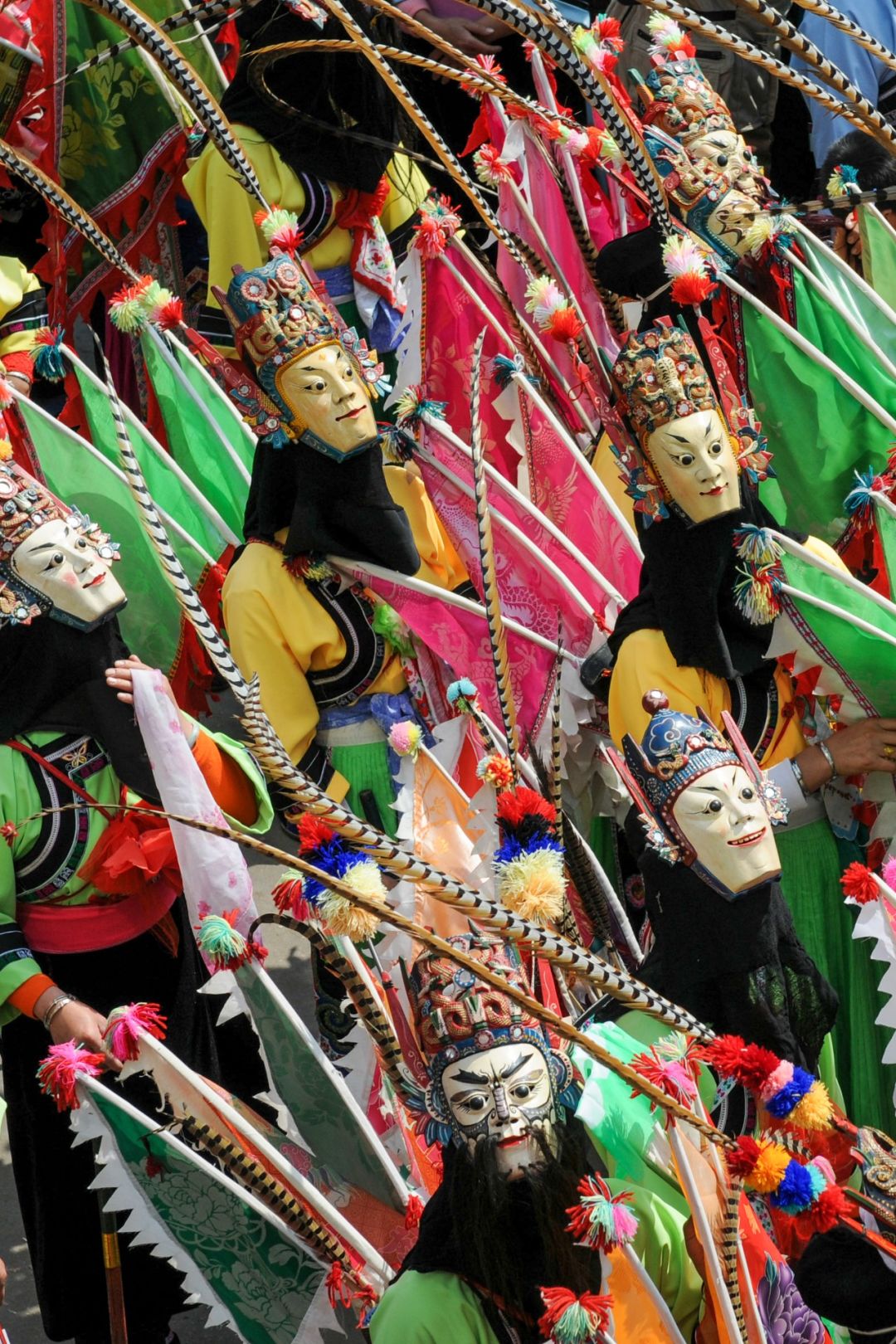 如何看懂中国第一山地省的多彩文化史诗?