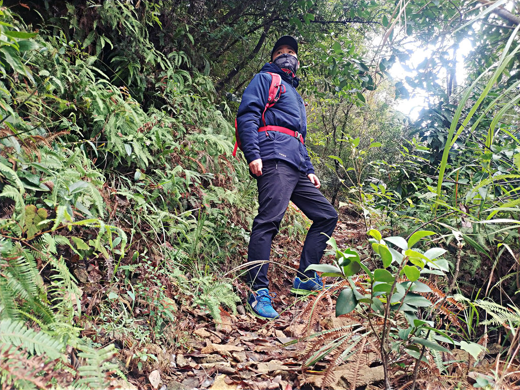 连帽棉服男女同款冬季加厚保暖款,冬季放牧穿的防寒加厚棉服