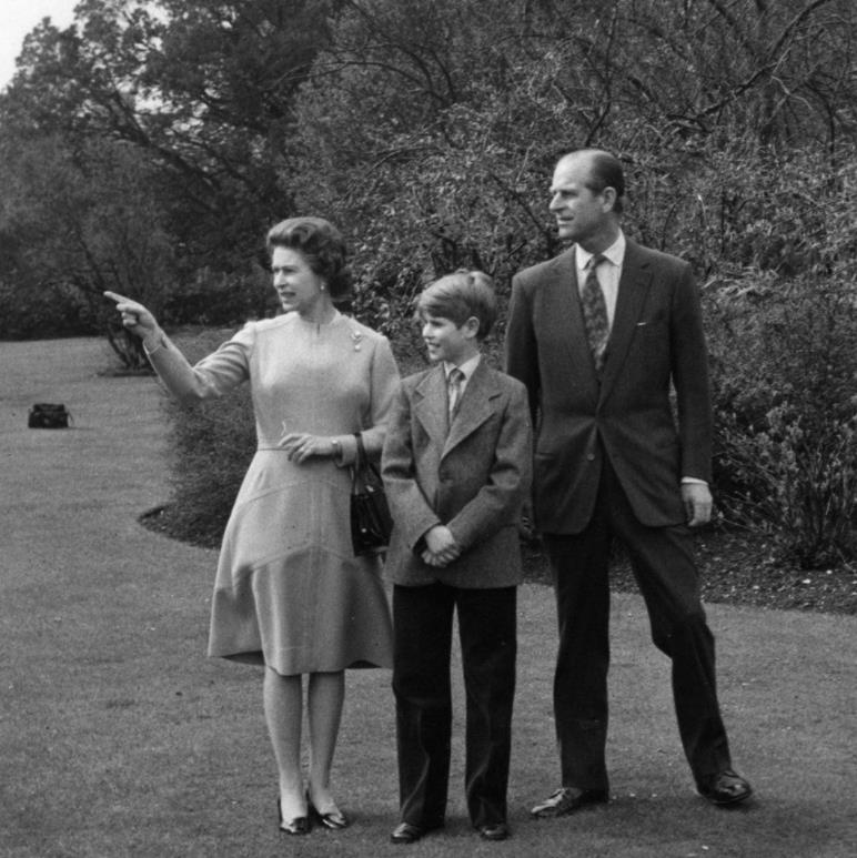 九十六张照片回顾英国女王的一生 (96张图看完英国女王的一生)