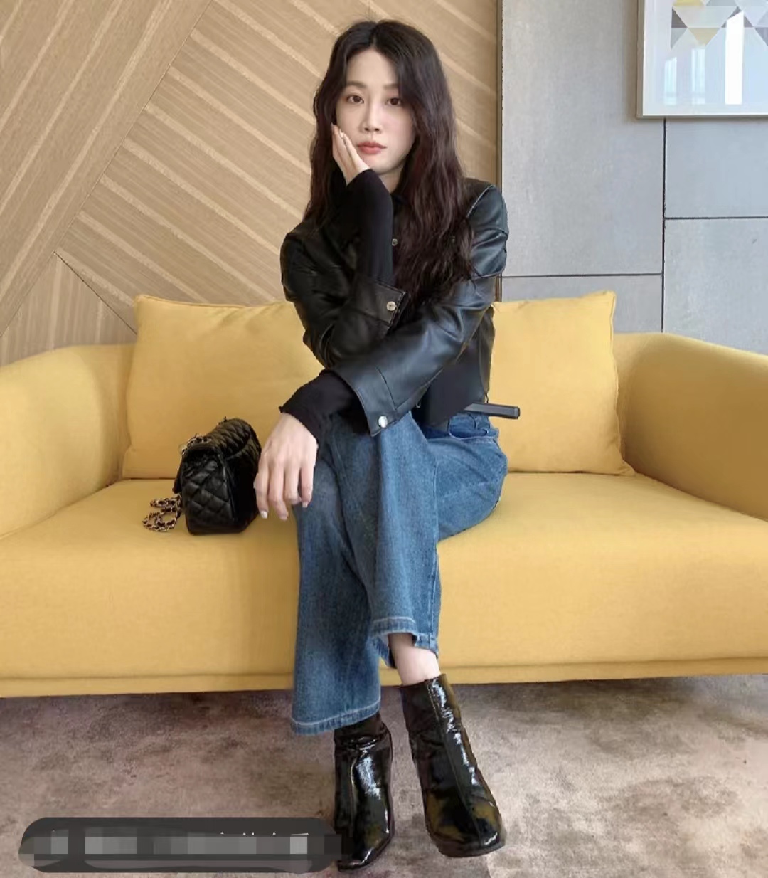 冬季黑色皮衣加棉高级感穿搭,黑色皮衣穿搭女秋冬