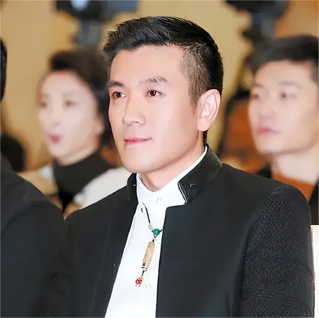 女子发文澄清杨子视频,杨子直播间卖的女包是真是假