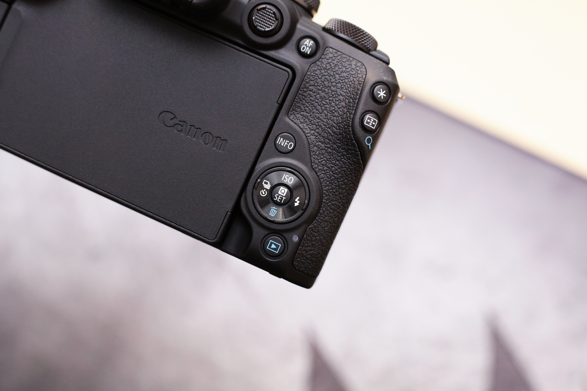 5d3跟r10拍照画质对比,佳能r10还是选择老款5d3