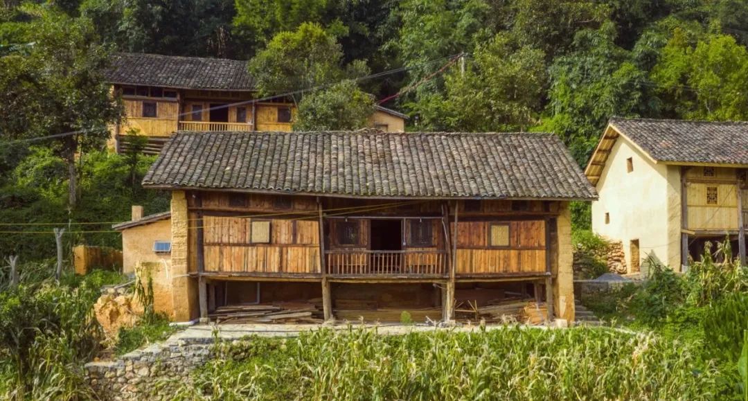 花100万改造农村老房子失败案例,花100万改造房子被网友骂