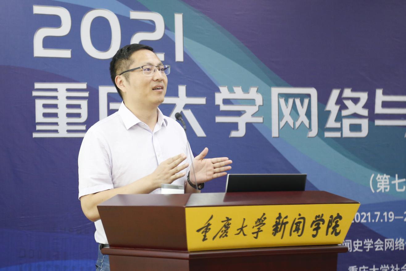 张雪峰怎么什么都不建议学,如何评价张雪峰回应报新闻学