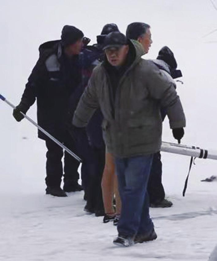 救人的小伙被找到,救人的白衣大哥找到了吗