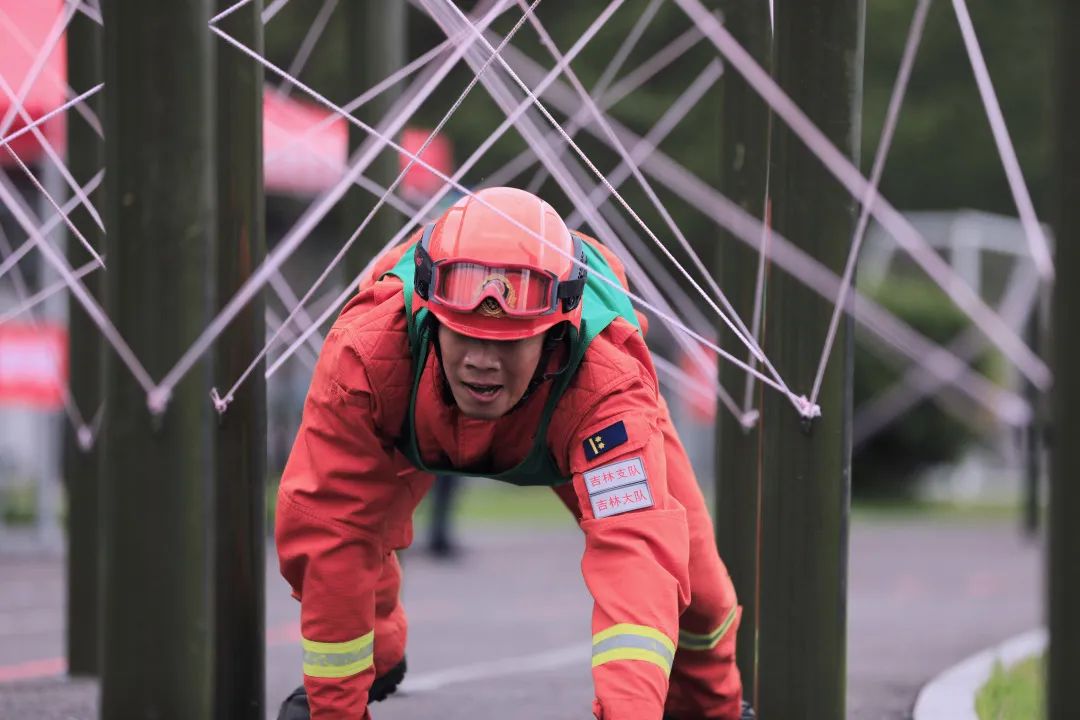 鐏劙钃濆皷鍏靛ぇ姣旀瑙嗛,鐮哄墤姣旀