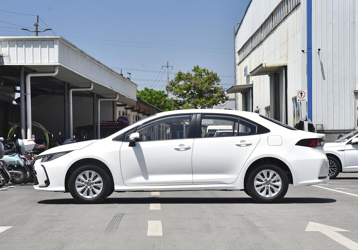 花9万买二手车值得吗,丰田卡罗拉裸车价最低多少