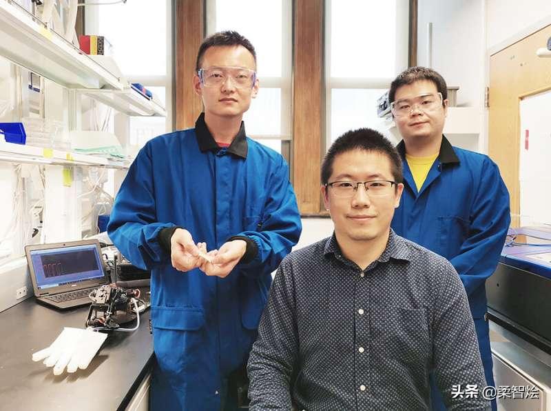 华人科学家发明可拉伸压力传感器用来诊脉和赋予假肢触觉