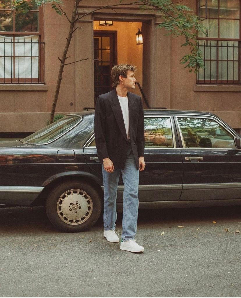 西装牛仔裤男生高质量,西装牛仔裤这样穿时髦洋气又高级