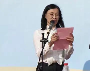 校园运动会开幕式展现青春活力,校园阳光体育运动会