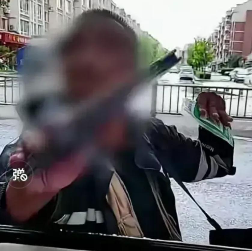 卖碟片的小伙子现状,卖碟的男孩