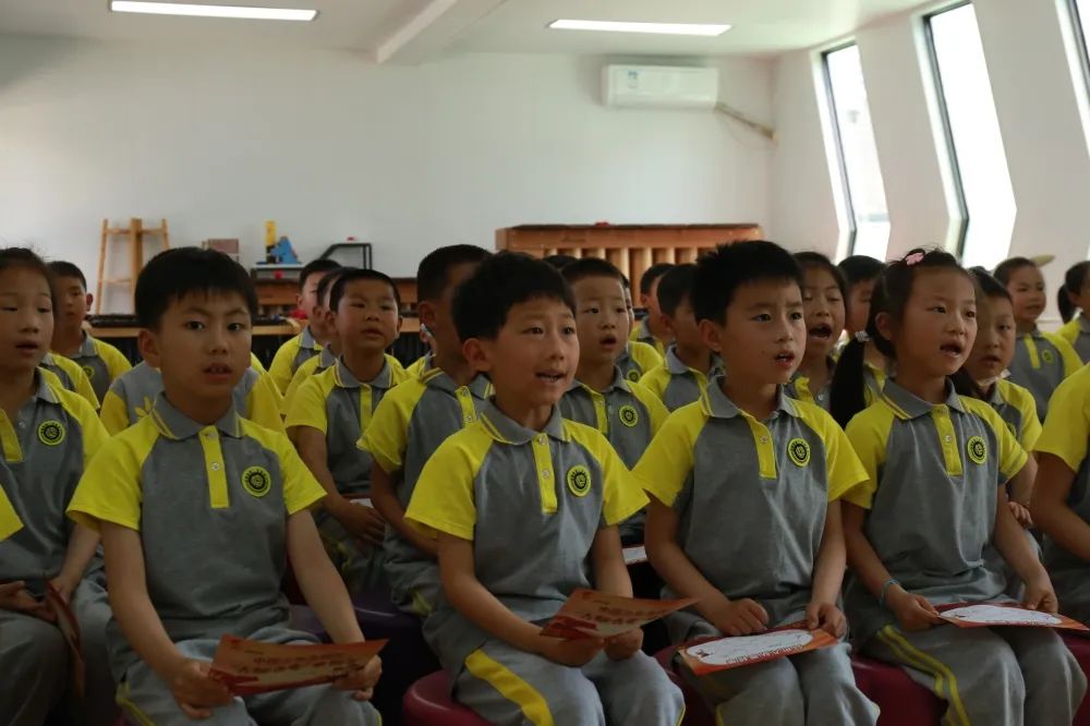 学习二十大争做好队员——二实小一年级新生队前教育闯关活动