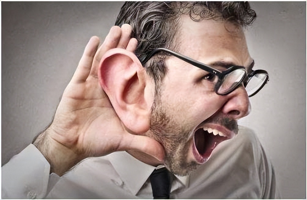 耳朵溃脓发痒可以掏耳朵吗,耳朵里面奇痒无比怎么回事