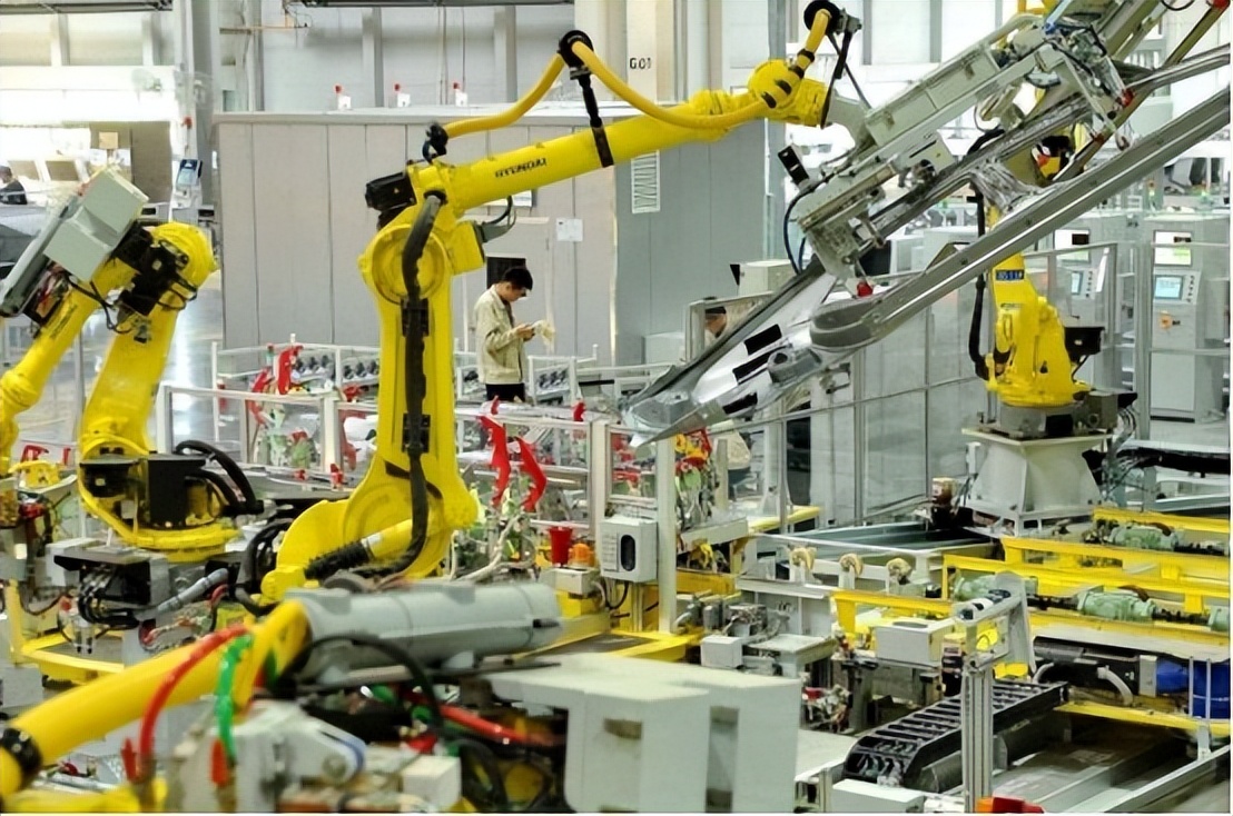 中国高级技工缺2200多万，本科生毕业没工作，技校招生却无人问津