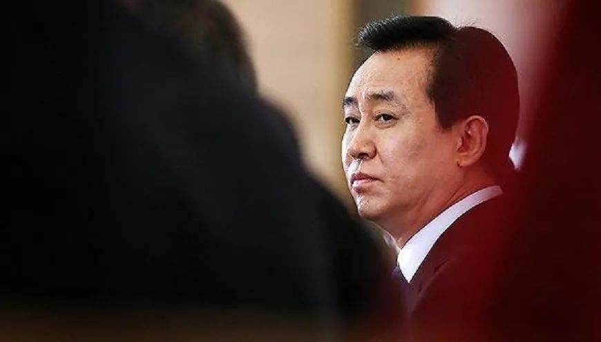 负债两万亿许家印如何破局,二万亿负债的恒大许家印如今状况