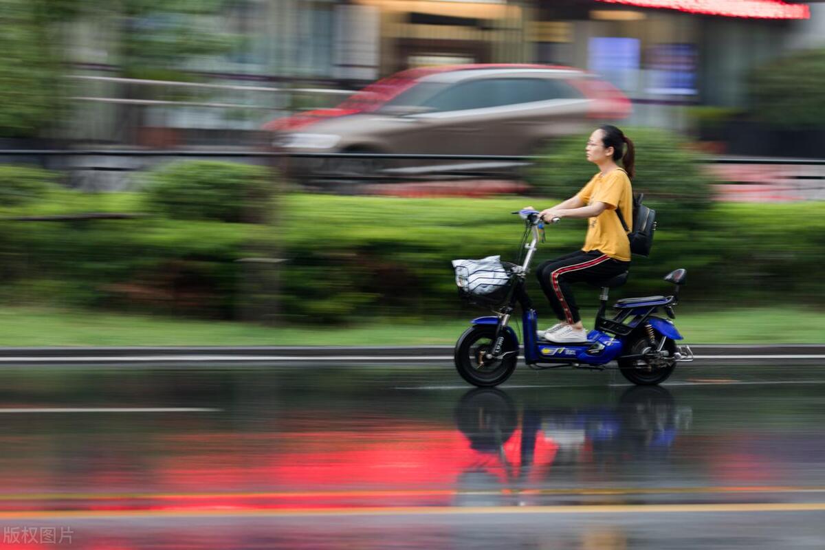 电动车充电充几小时充不进电原因,放久了电动车不充电