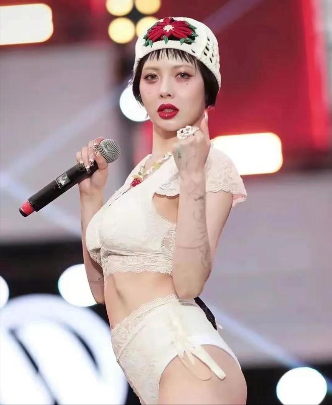 韩国女星衣服惹争议,韩国女演员衣着暴露引争议