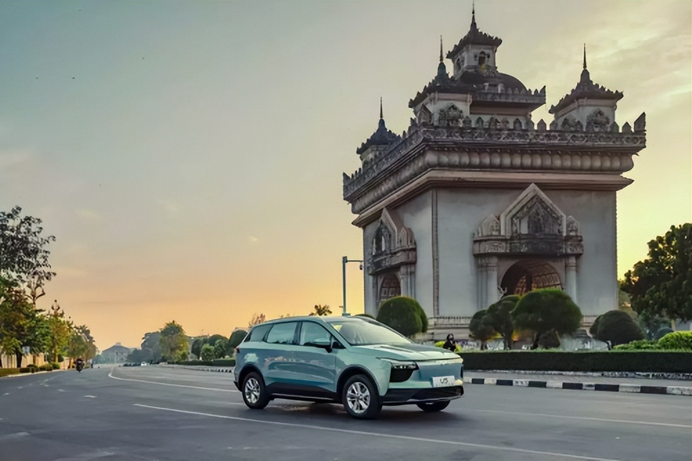 爱驰u5内饰效果图大全,爱驰u5新款黑科技