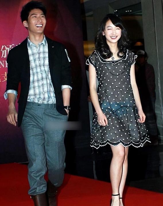 衣不蔽体,全身涂白,满口假牙闪瞎眼…娱圈的病态审美,该管管了