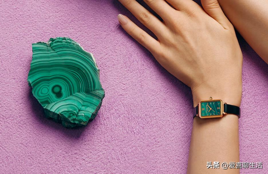 情人节什么花束最畅销 (情人节鲜花加什么礼物比较好)