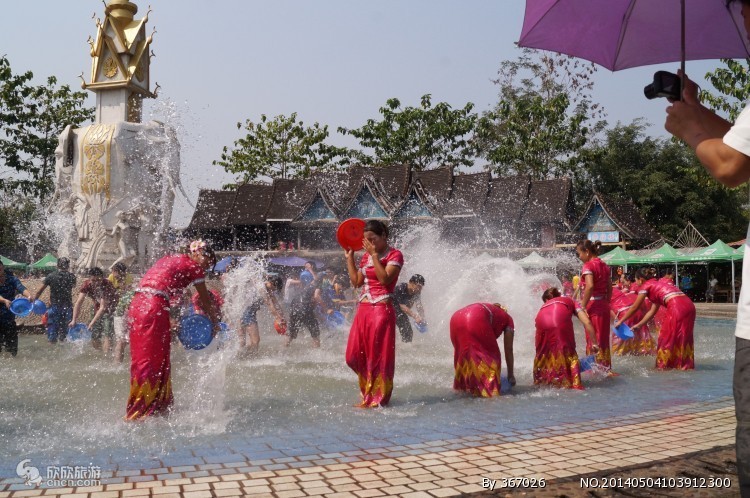 去云南旅游报团还是自由行比较好,去云南跟团旅游怎么样报团便宜点