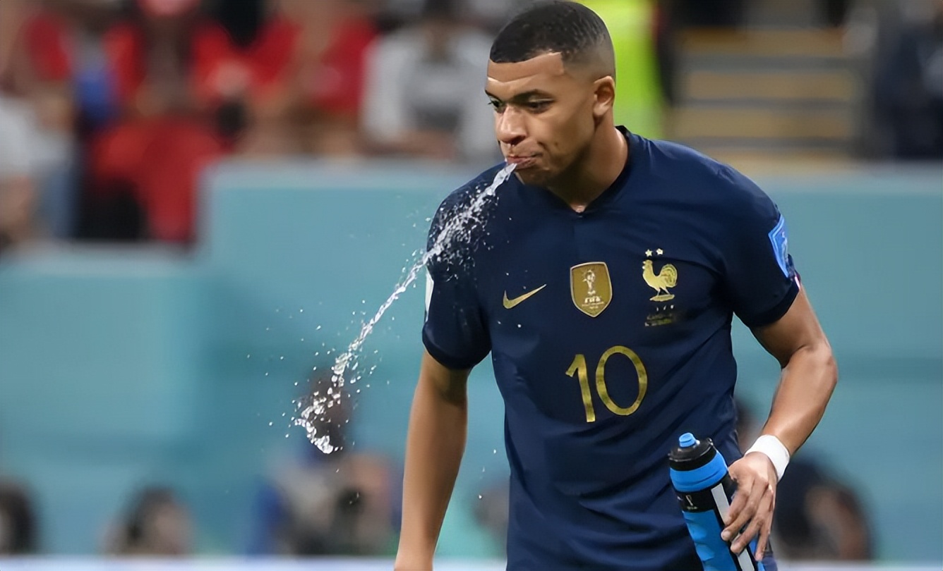 梅西世界杯和姆巴佩对决,梅西世界杯与姆巴佩对比