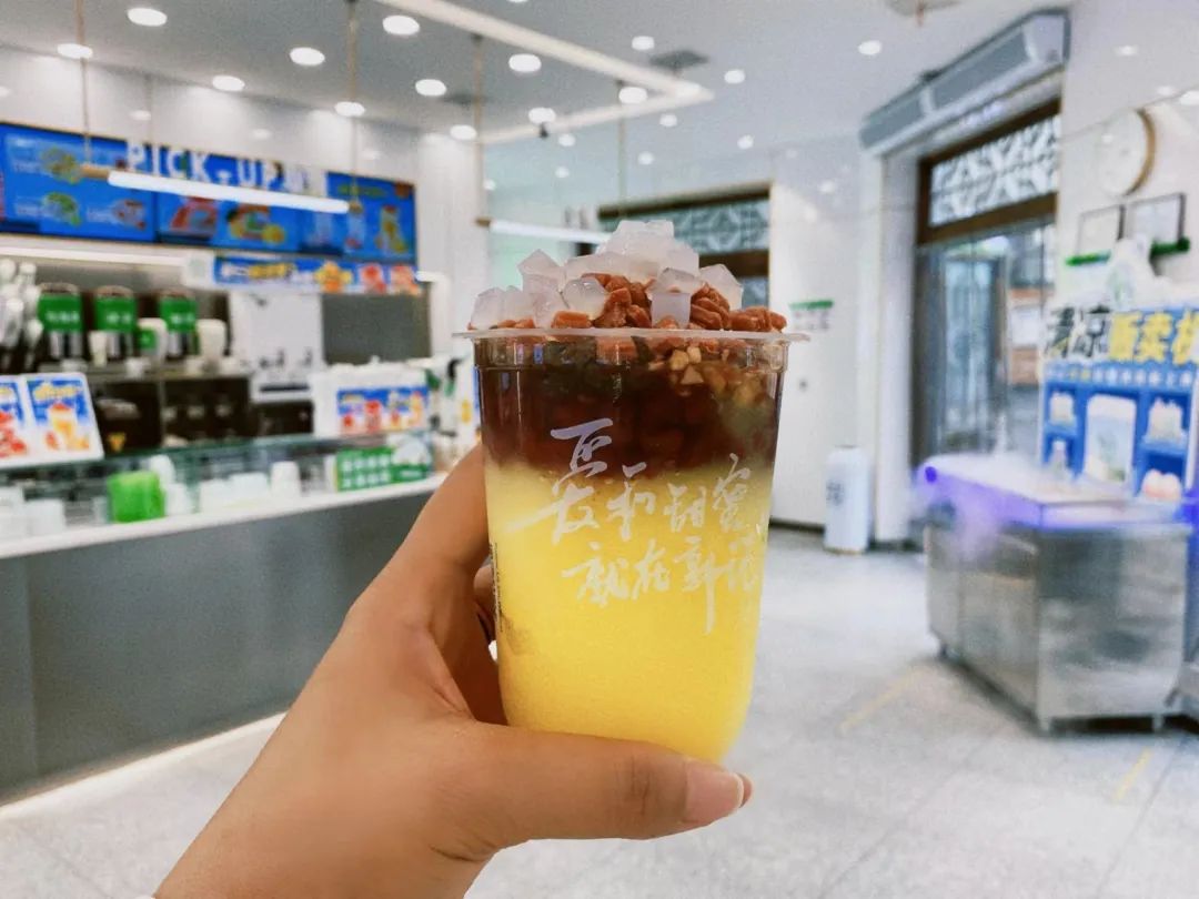 探访|一杯“冰”起家,开出220家店,他在下沉市场做了22年